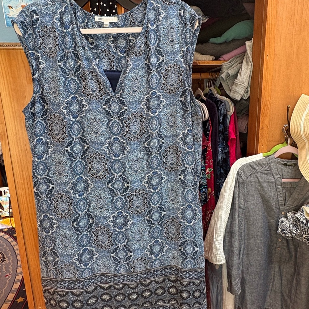 DR2 Blue Patterned Sleeveless Shift Dress